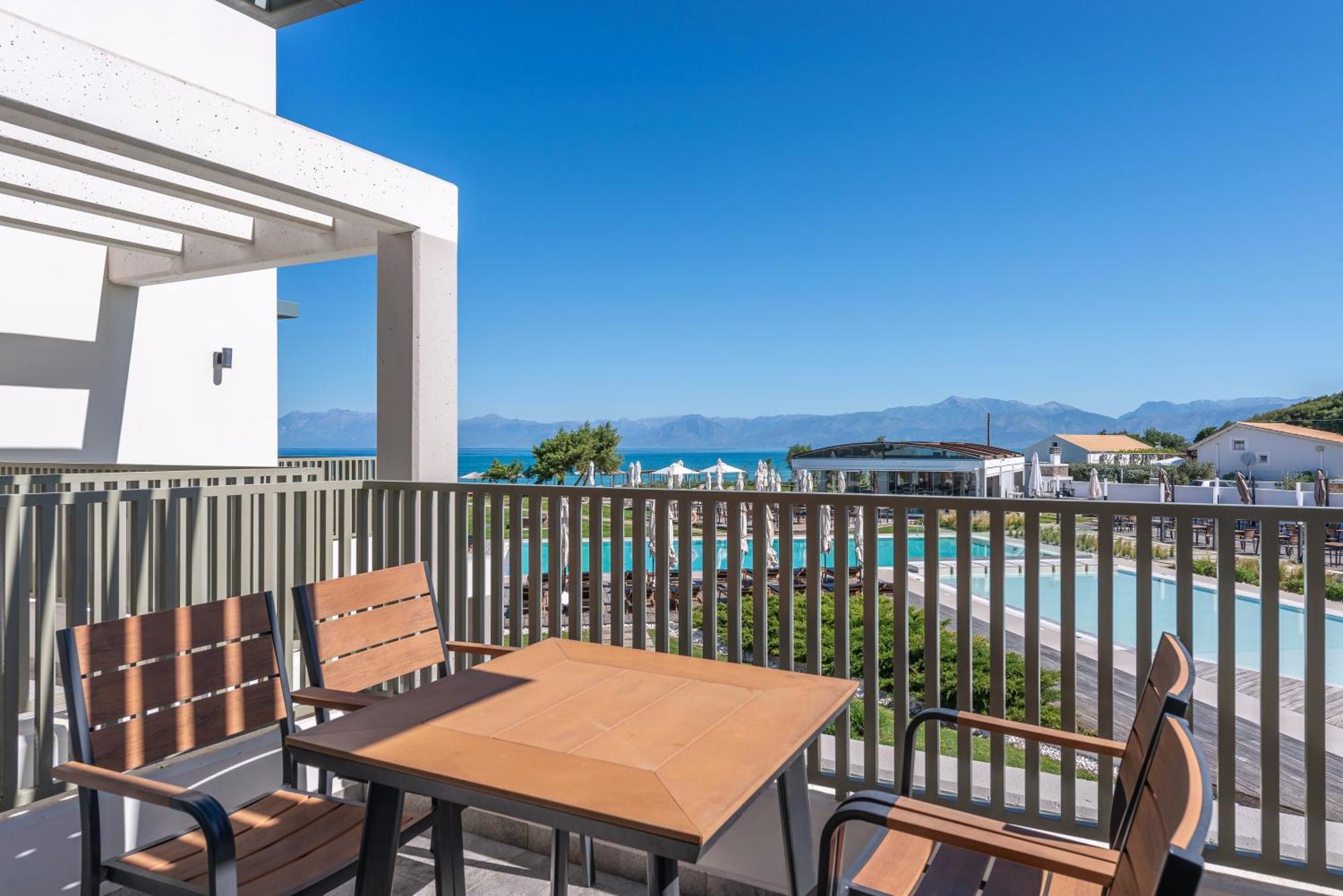 Thalassa Suites Almiros Beach Bagian luar foto