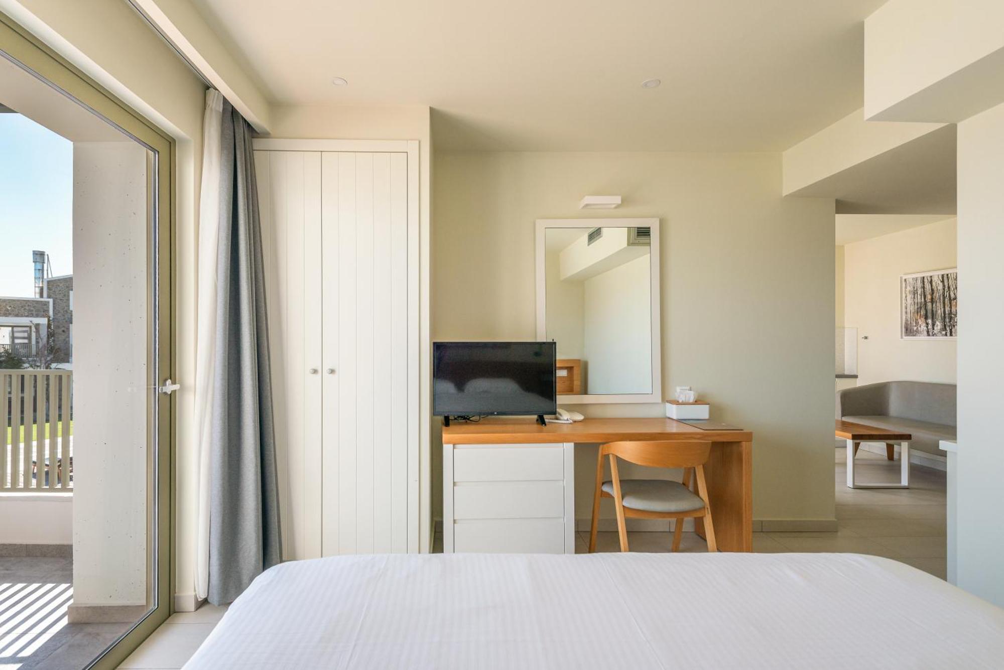 Thalassa Suites Almiros Beach Bagian luar foto